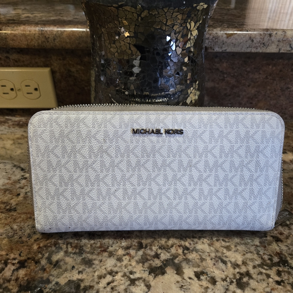 Michael Kors Gray Wallet New